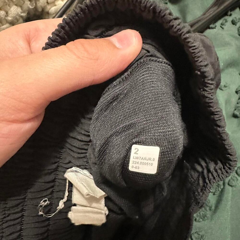 Lululemon black hotty hot shorts - Picture 3 of 4